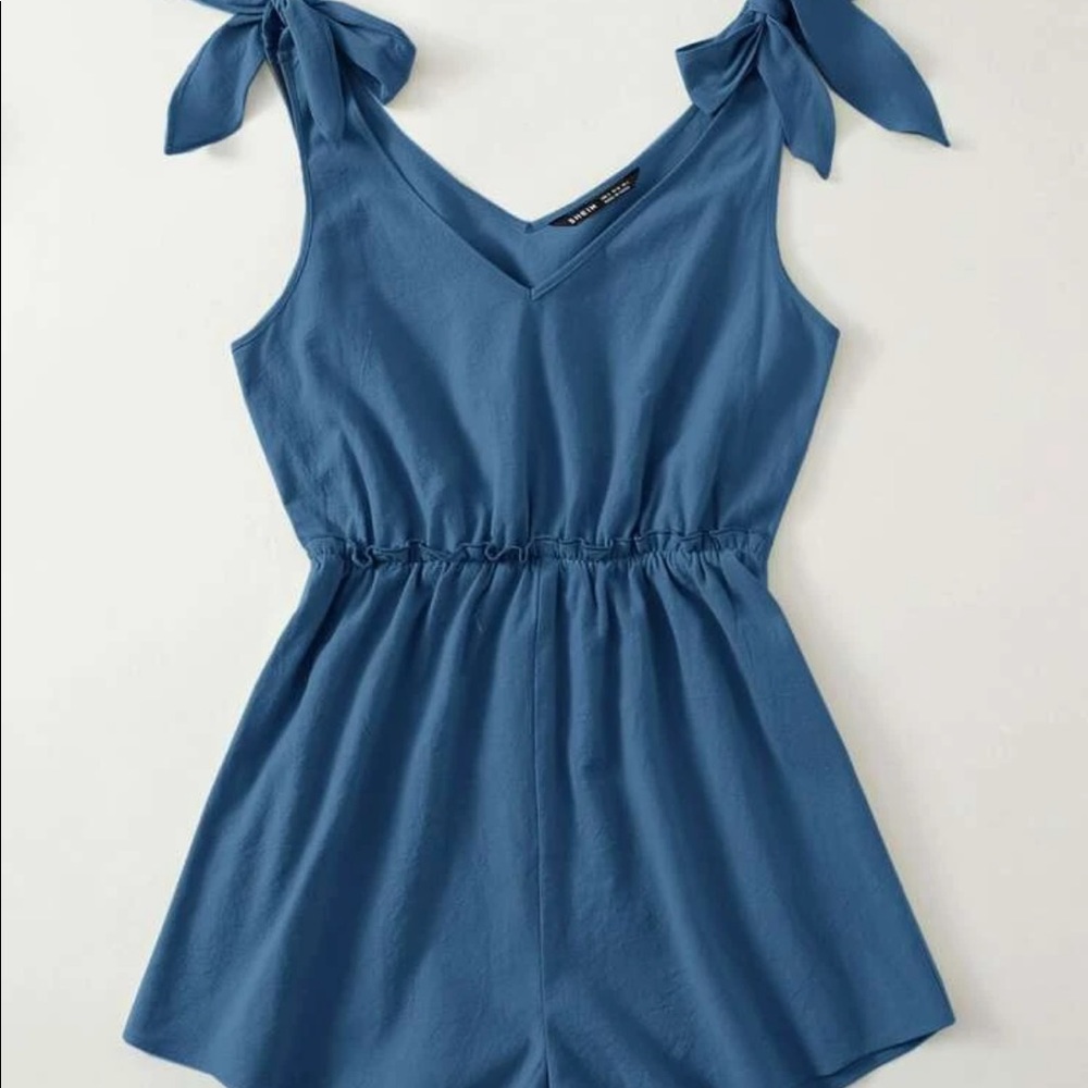 NWOT SHEIN knot shoulder romper